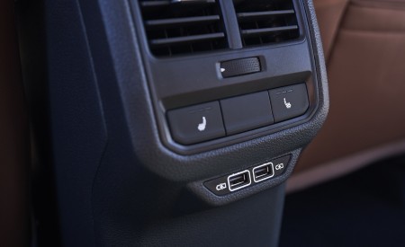 2020 Volkswagen Passat Interior Detail Wallpapers 450x275 (62)