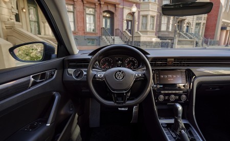 2020 Volkswagen Passat Interior Wallpapers 450x275 (86)