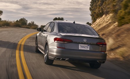 2020 Volkswagen Passat Rear Wallpapers 450x275 (72)