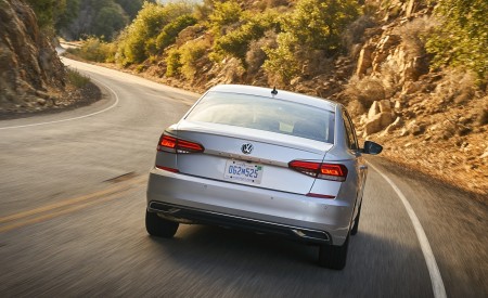 2020 Volkswagen Passat Rear Wallpapers 450x275 (10)