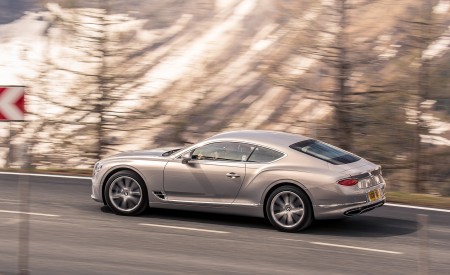 2018 Bentley Continental GT (Color: Extreme Silver) Rear Three-Quarter Wallpapers 450x275 (58)