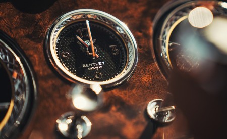 2018 Bentley Continental GT (Color: Verdant) Interior Detail Wallpapers 450x275 (91)