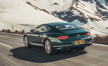 2018 Bentley Continental GT (Color: Verdant) Rear Three-Quarter Wallpapers 450x275 (78)