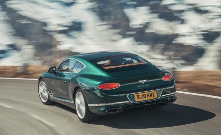 2018 Bentley Continental GT (Color: Verdant) Rear Three-Quarter Wallpapers 450x275 (79)