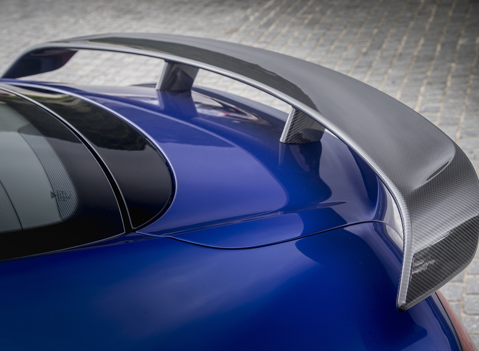 2018 Bentley Continental GT Supersports Coupe (Color: Moroccan Blue) Spoiler Wallpapers #144 of 178