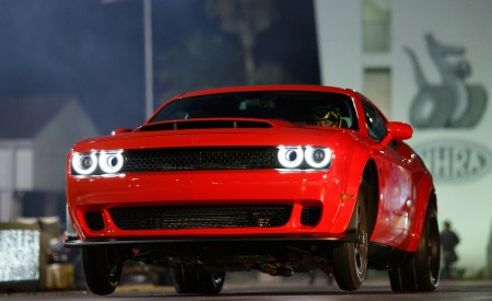 2018 Dodge Challenger SRT Demon Front Three-Quarter Wallpapers 450x275 (14)