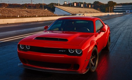 2018 Dodge Challenger SRT Demon Front Three-Quarter Wallpapers 450x275 (50)