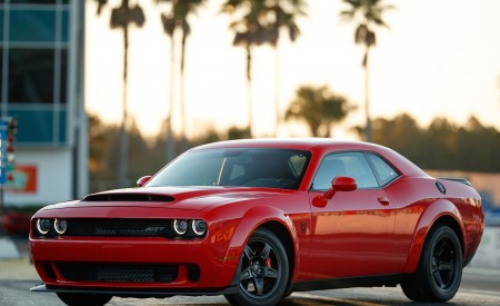 2018 Dodge Challenger SRT Demon Front Three-Quarter Wallpapers 450x275 (15)