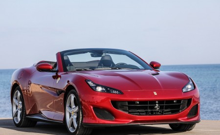 2018 Ferrari Portofino Front Three-Quarter Wallpapers 450x275 (61)