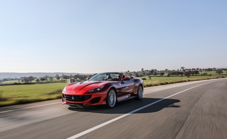 2018 Ferrari Portofino Front Three-Quarter Wallpapers 450x275 (31)