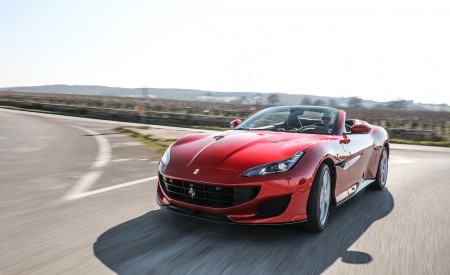 2018 Ferrari Portofino Front Three-Quarter Wallpapers 450x275 (20)