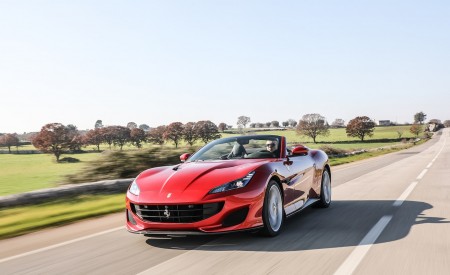 2018 Ferrari Portofino Front Three-Quarter Wallpapers 450x275 (8)