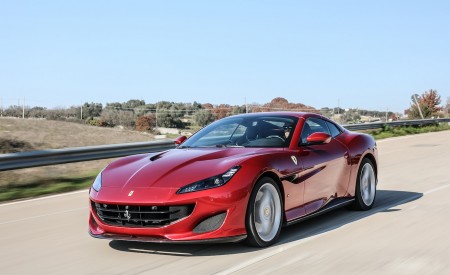 2018 Ferrari Portofino Front Three-Quarter Wallpapers 450x275 (32)