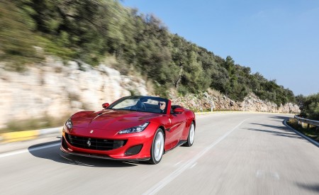 2018 Ferrari Portofino Front Three-Quarter Wallpapers 450x275 (21)