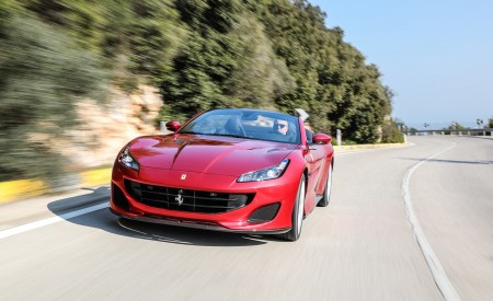 2018 Ferrari Portofino Front Three-Quarter Wallpapers 450x275 (9)