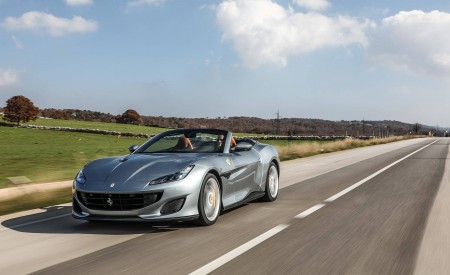 2018 Ferrari Portofino Front Three-Quarter Wallpapers 450x275 (45)