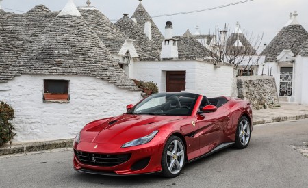 2018 Ferrari Portofino Front Three-Quarter Wallpapers 450x275 (73)