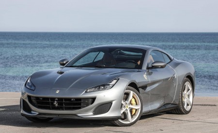 2018 Ferrari Portofino Front Three-Quarter Wallpapers 450x275 (56)