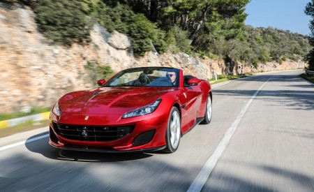 2018 Ferrari Portofino Front Three-Quarter Wallpapers 450x275 (11)