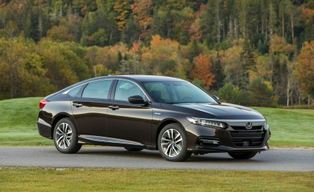 2018 Honda Accord Hybrid Front Three-Quarter Wallpapers 450x275 (19)