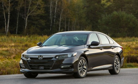 2018 Honda Accord Hybrid Front Three-Quarter Wallpapers 450x275 (20)