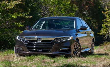 2018 Honda Accord Hybrid Front Three-Quarter Wallpapers 450x275 (21)