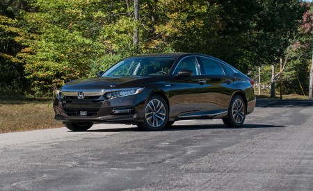 2018 Honda Accord Hybrid Front Three-Quarter Wallpapers 450x275 (22)