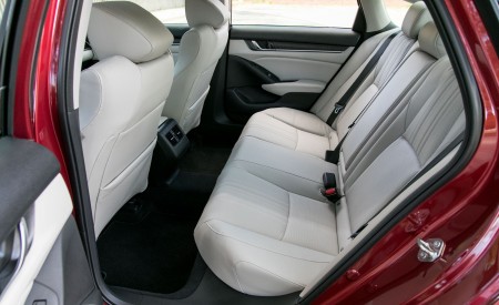 2018 Honda Accord Hybrid Interior Rear Seats Wallpapers 450x275 (14)