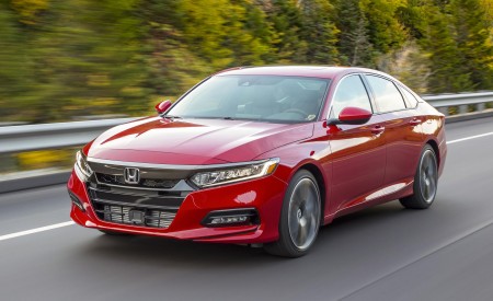 2018 Honda Accord Sport 2.0T Manual Front Three-Quarter Wallpapers 450x275 (5)