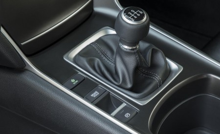 2018 Honda Accord Sport 2.0T Manual Interior Detail Wallpapers 450x275 (30)