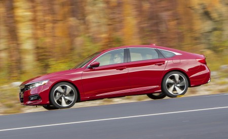 2018 Honda Accord Sport 2.0T Manual Side Wallpapers 450x275 (16)