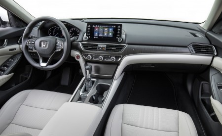 2018 Honda Accord Touring 1.5T Interior Wallpapers 450x275 (90)