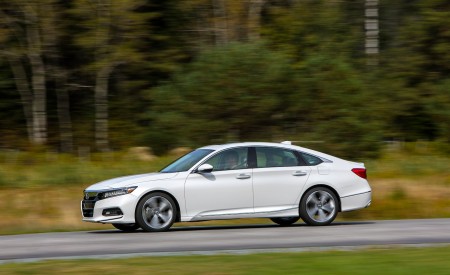 2018 Honda Accord Touring 1.5T Side Wallpapers 450x275 (79)