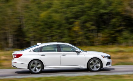 2018 Honda Accord Touring 1.5T Side Wallpapers 450x275 (71)