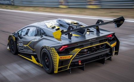 2018 Lamborghini Huracán Super Trofeo EVO Rear Three-Quarter Wallpapers 450x275 (4)