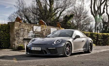 2018 Porsche 911 GT3 with Touring Package Front Three-Quarter Wallpapers 450x275 (62)