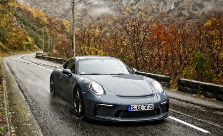 2018 Porsche 911 GT3 with Touring Package Front Wallpapers 450x275 (30)