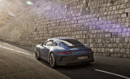 2018 Porsche 911 GT3 with Touring Package Rear Three-Quarter Wallpapers 450x275 (68)