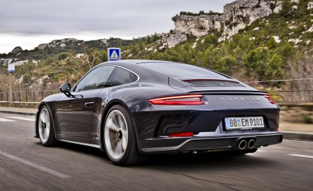 2018 Porsche 911 GT3 with Touring Package Rear Three-Quarter Wallpapers 450x275 (63)
