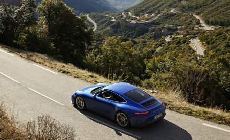 2018 Porsche 911 GT3 with Touring Package Top Wallpapers 450x275 (36)