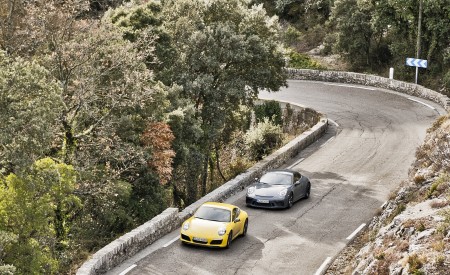 2018 Porsche 911 GT3 with Touring Package Top Wallpapers 450x275 (17)