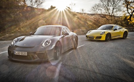 2018 Porsche 911 GT3 with Touring Package and 911 Carrera T Front Three-Quarter Wallpapers 450x275 (3)