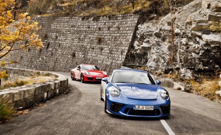 2018 Porsche 911 GT3 with Touring Package and 911 Carrera T Front Wallpapers 450x275 (24)