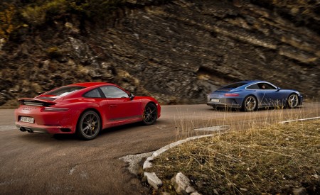 2018 Porsche 911 GT3 with Touring Package and 911 Carrera T Rear Three-Quarter Wallpapers 450x275 (26)