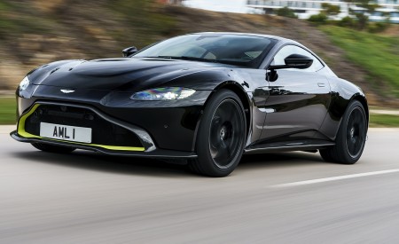 2019 Aston Martin Vantage (Onyx Black) Front Three-Quarter Wallpapers 450x275 (46)