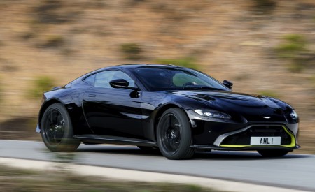 2019 Aston Martin Vantage (Onyx Black) Front Three-Quarter Wallpapers 450x275 (33)