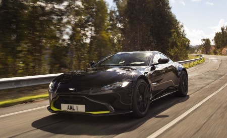 2019 Aston Martin Vantage (Onyx Black) Front Three-Quarter Wallpapers 450x275 (2)