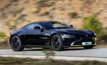 2019 Aston Martin Vantage (Onyx Black) Front Three-Quarter Wallpapers 450x275 (34)
