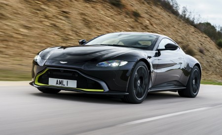2019 Aston Martin Vantage (Onyx Black) Front Three-Quarter Wallpapers 450x275 (59)