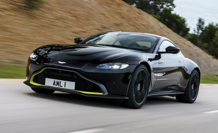 2019 Aston Martin Vantage (Onyx Black) Front Three-Quarter Wallpapers 450x275 (60)